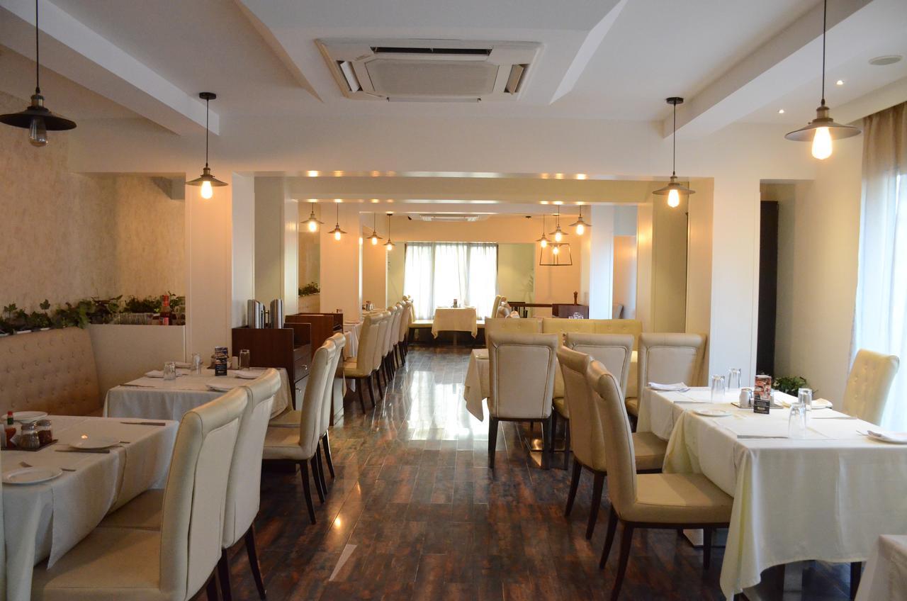 Hotel Srimaan Pune Luaran gambar